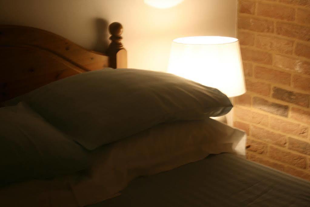 Appletree Cottages Mildenhall Esterno foto