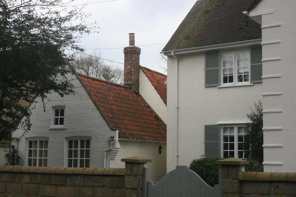 Appletree Cottages Mildenhall Esterno foto