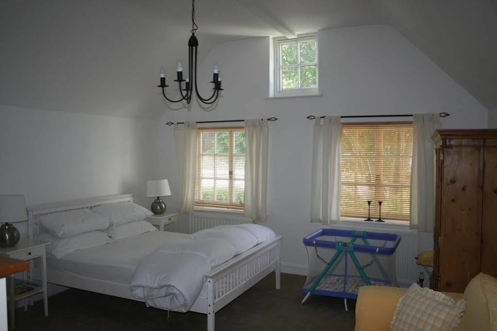 Appletree Cottages Mildenhall Esterno foto