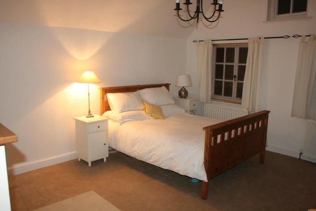 Appletree Cottages Mildenhall Esterno foto