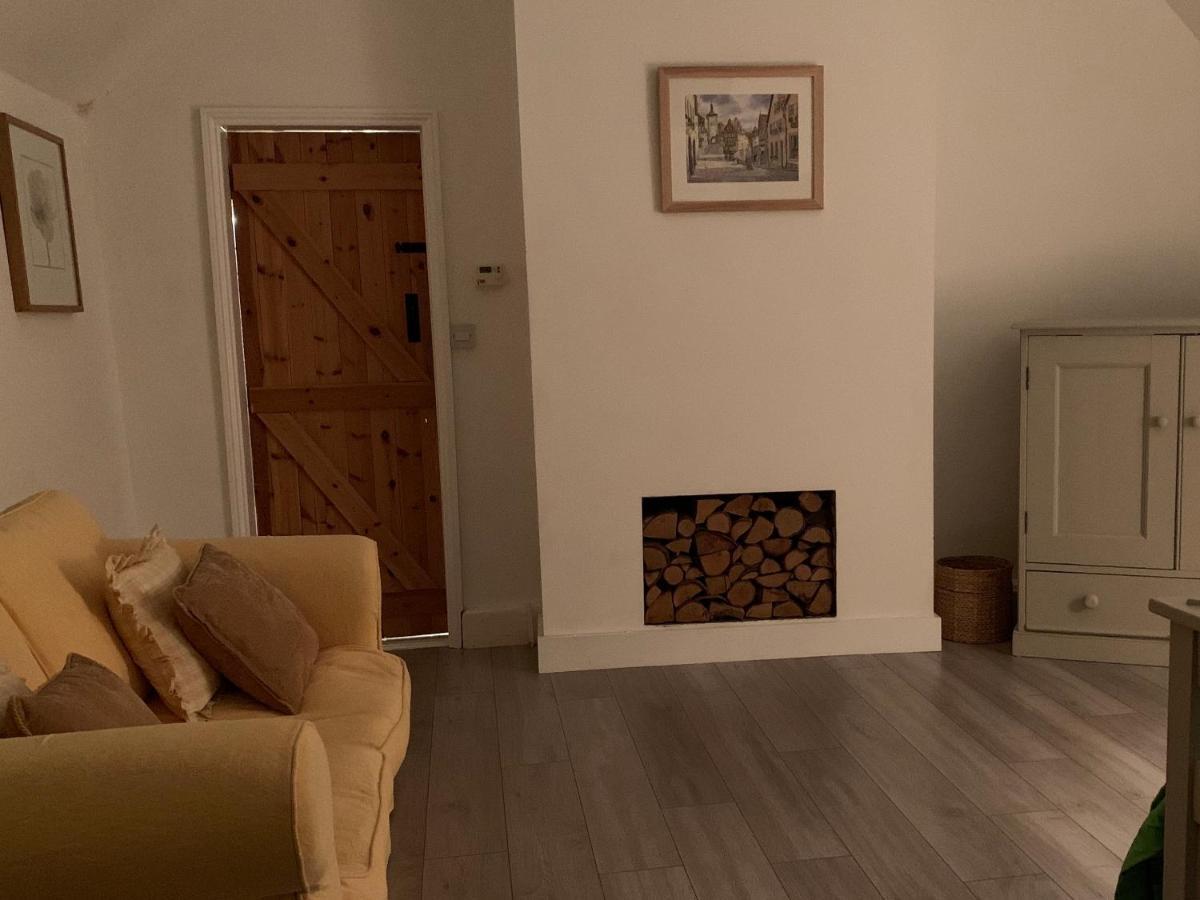 Appletree Cottages Mildenhall Esterno foto